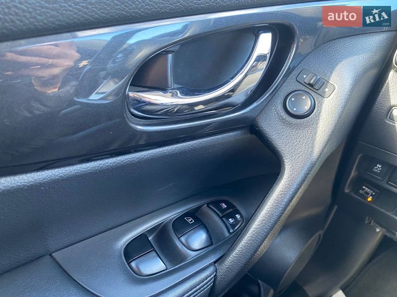 Внедорожник / Кроссовер Nissan Rogue 2018 в Житомире