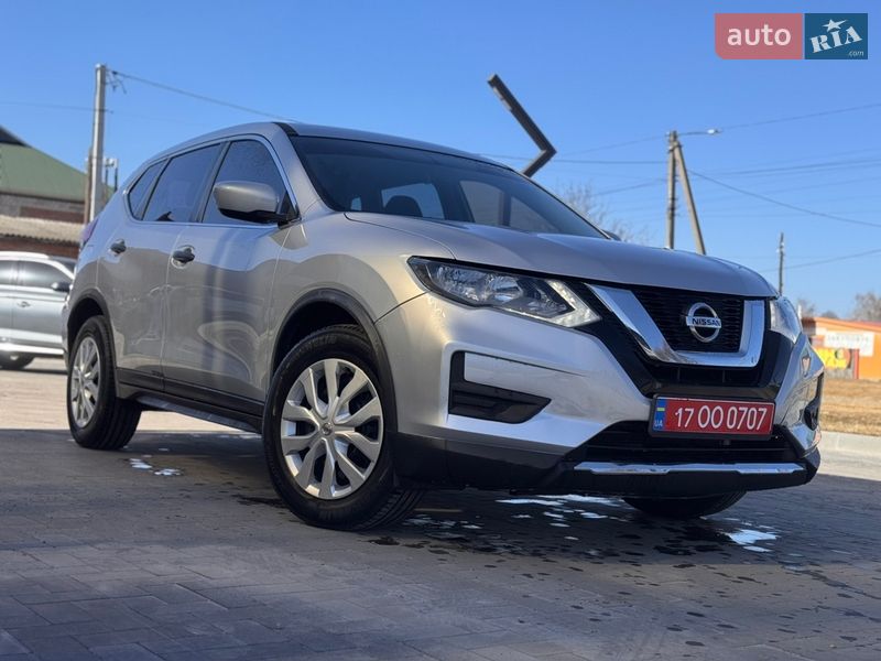 Внедорожник / Кроссовер Nissan Rogue 2017 в Лубнах