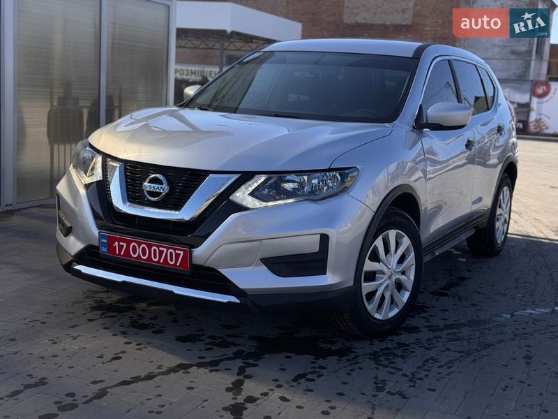 Внедорожник / Кроссовер Nissan Rogue 2017 в Лубнах