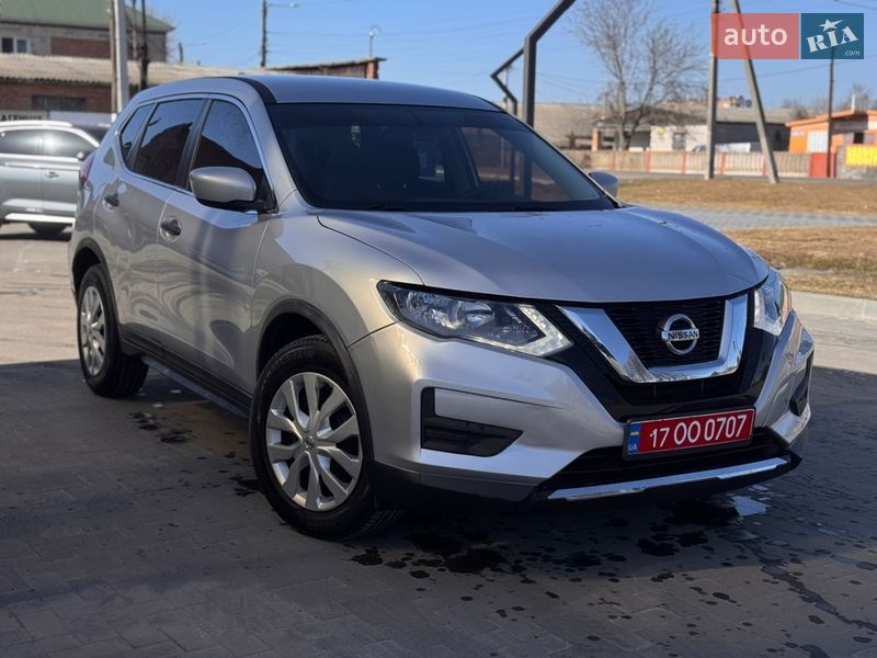 Внедорожник / Кроссовер Nissan Rogue 2017 в Лубнах