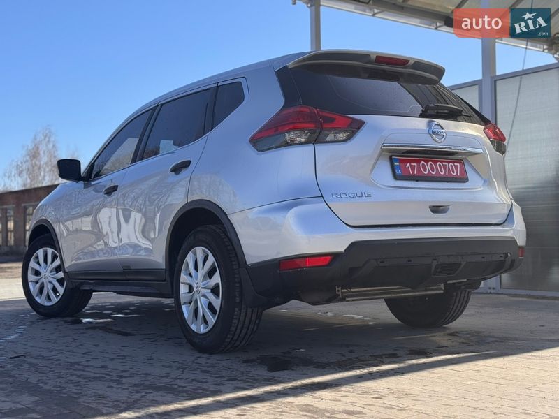 Внедорожник / Кроссовер Nissan Rogue 2017 в Лубнах