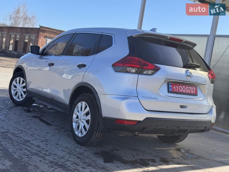Внедорожник / Кроссовер Nissan Rogue 2017 в Лубнах