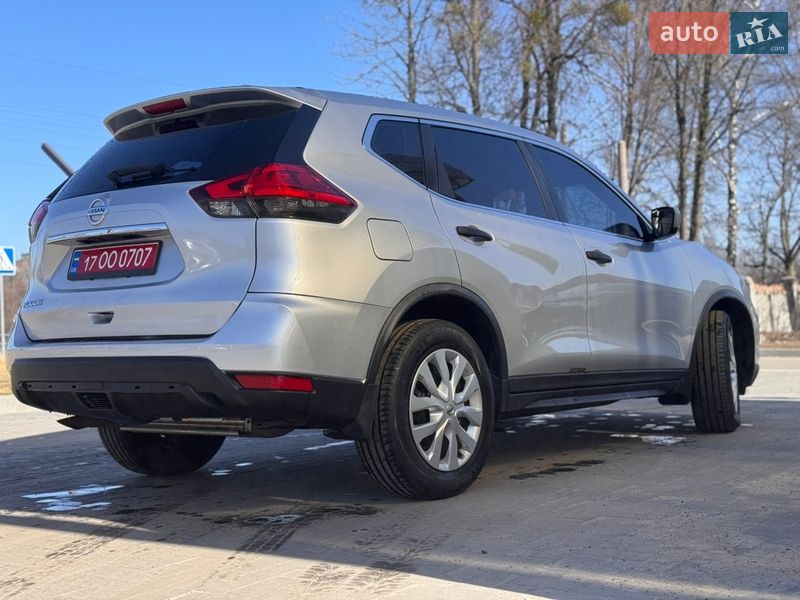 Внедорожник / Кроссовер Nissan Rogue 2017 в Лубнах