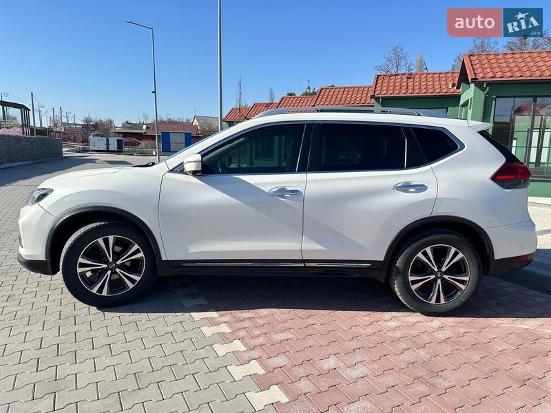 Позашляховик / Кросовер Nissan Rogue 2016 в Ірпені