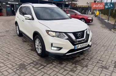 Внедорожник / Кроссовер Nissan Rogue 2017 в Запорожье
