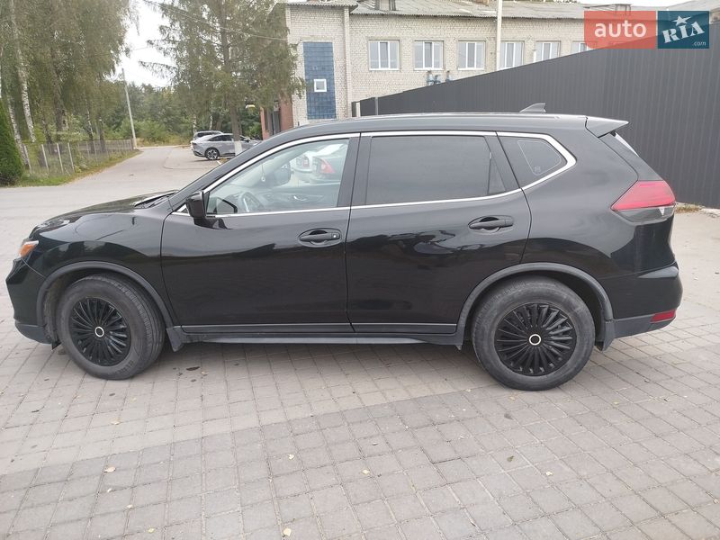 Внедорожник / Кроссовер Nissan Rogue 2017 в Сарнах