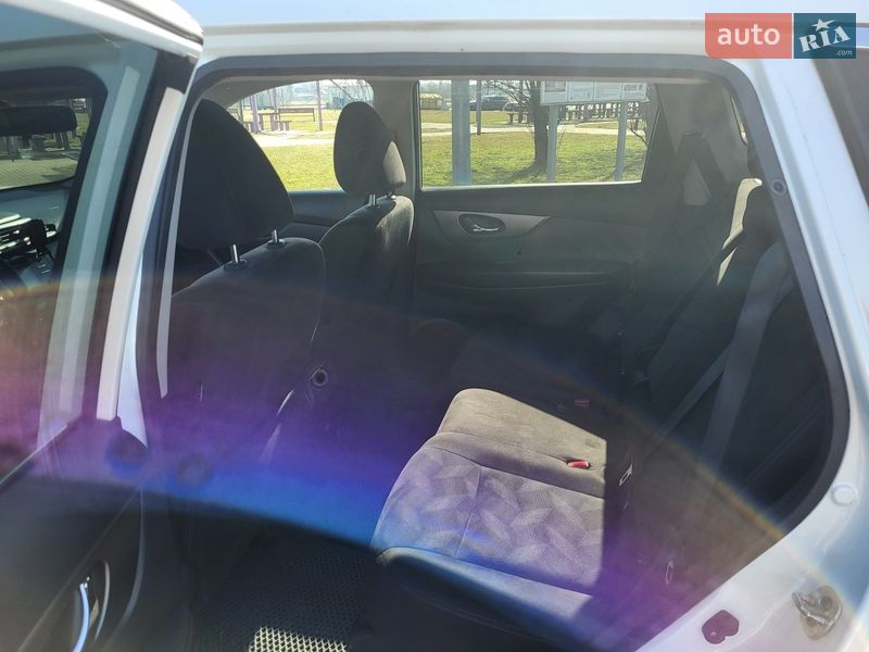 Внедорожник / Кроссовер Nissan Rogue 2015 в Львове