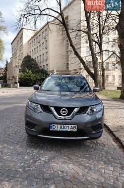Внедорожник / Кроссовер Nissan Rogue 2016 в Ужгороде
