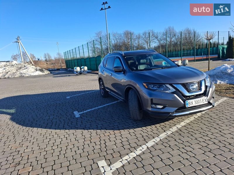 Внедорожник / Кроссовер Nissan Rogue 2016 в Шепетовке