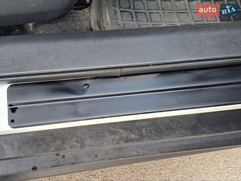 Внедорожник / Кроссовер Nissan Rogue 2017 в Чернигове