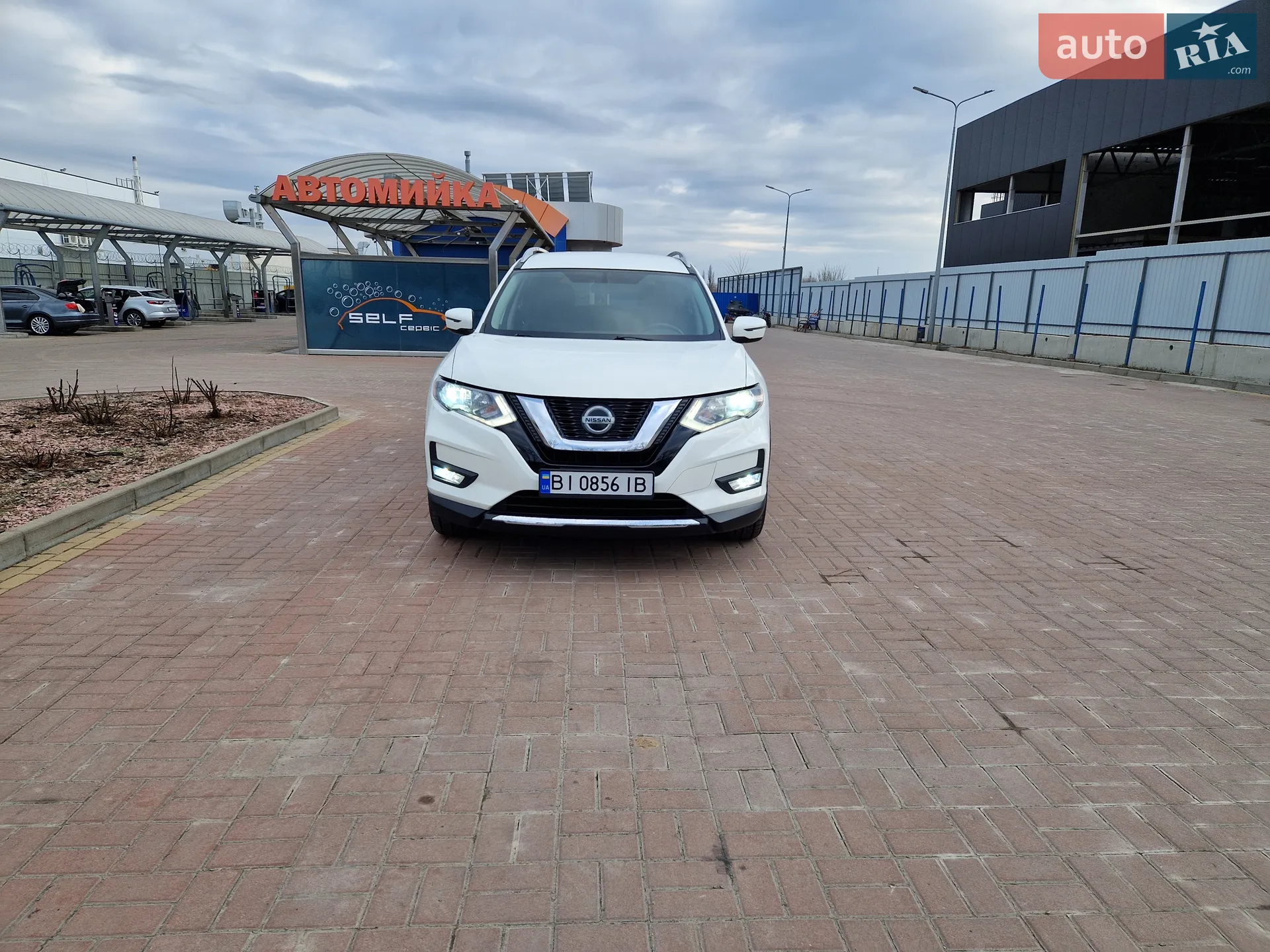 2018 Nissan Rogue - мініатюра 2