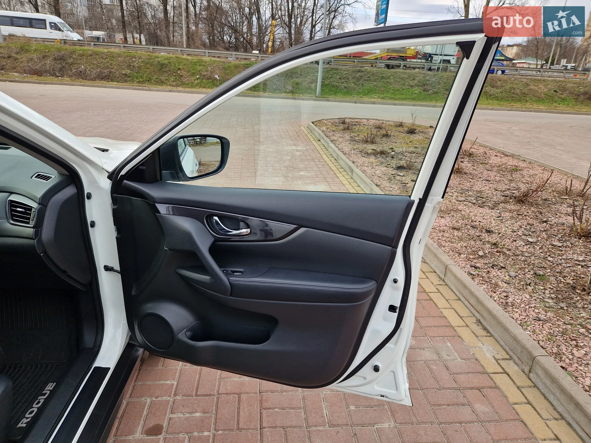 2018 Nissan Rogue - мініатюра 19