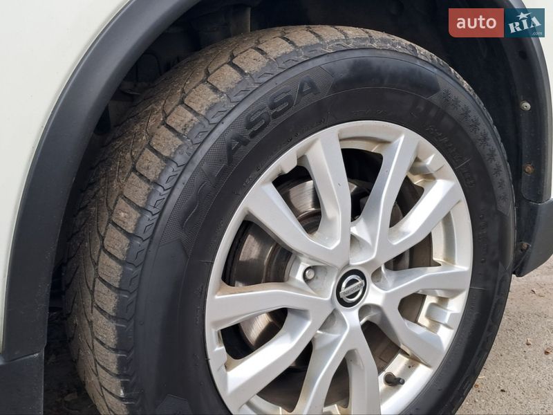 Внедорожник / Кроссовер Nissan Rogue 2017 в Чернигове