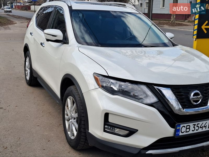 Внедорожник / Кроссовер Nissan Rogue 2017 в Чернигове