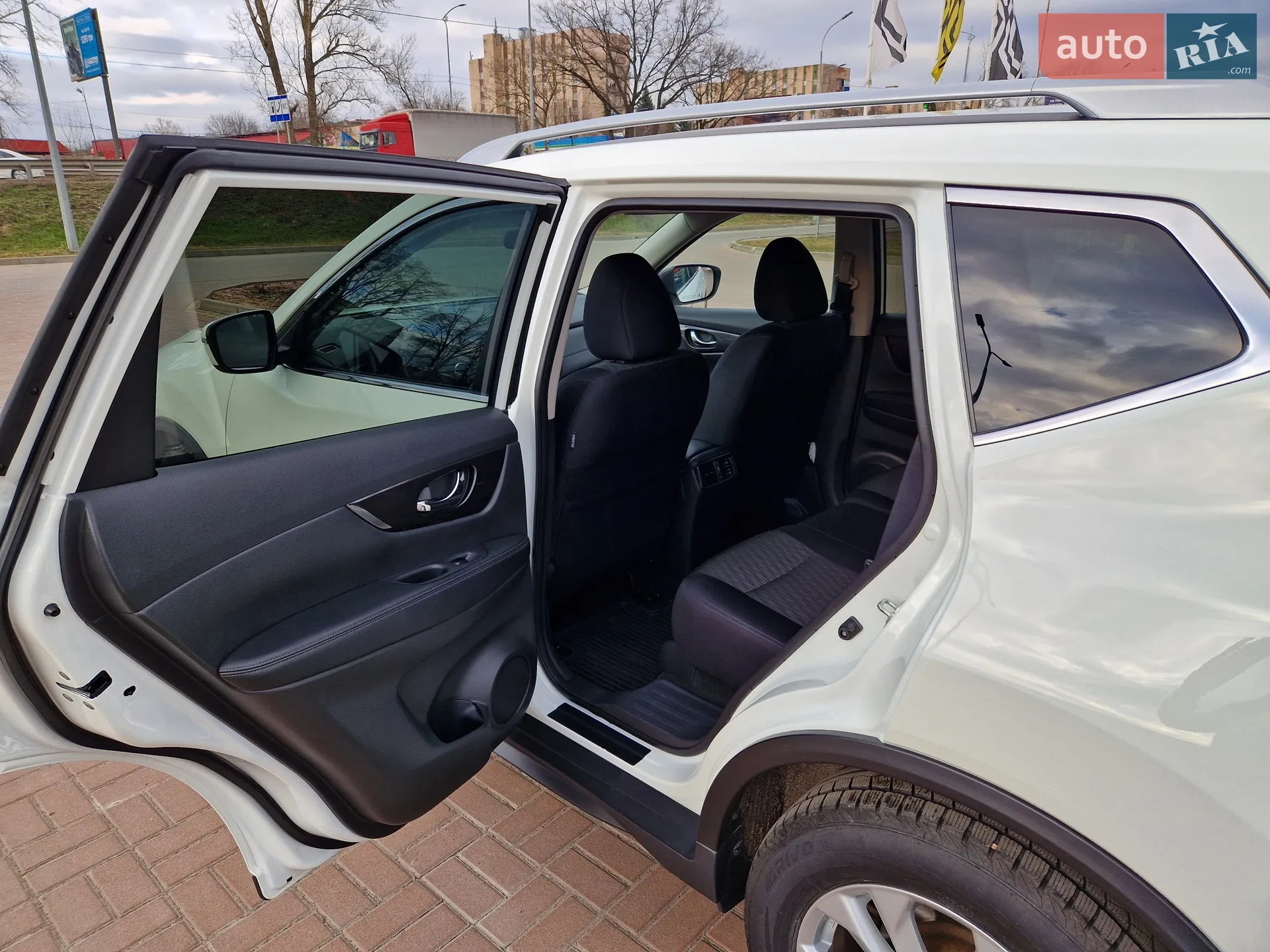 2018 Nissan Rogue - мініатюра 28