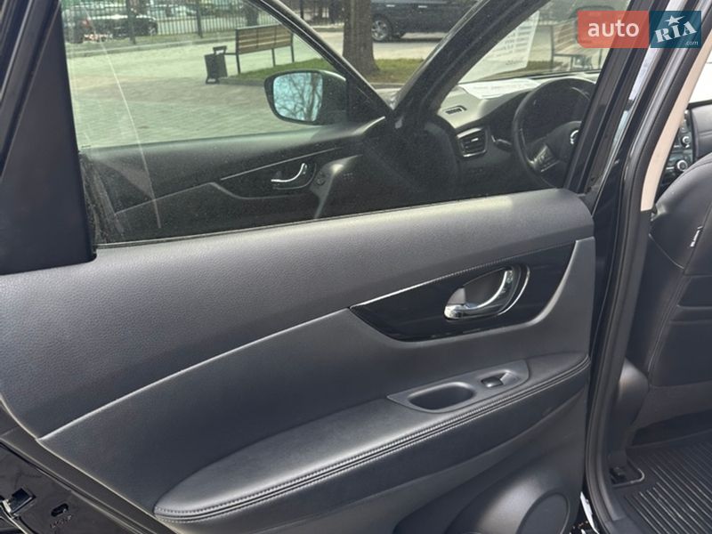 Внедорожник / Кроссовер Nissan Rogue 2018 в Ровно