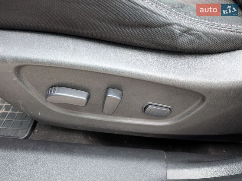 Внедорожник / Кроссовер Nissan Rogue 2017 в Днепре