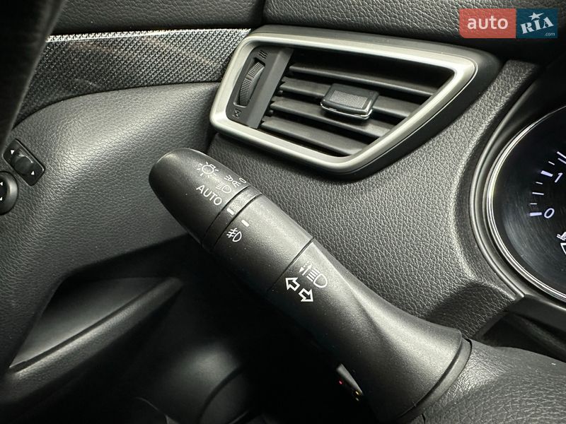 Позашляховик / Кросовер Nissan Rogue 2015 в Харкові