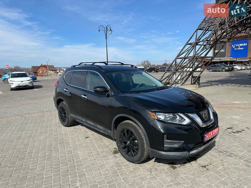 Внедорожник / Кроссовер Nissan Rogue 2017 в Харькове