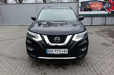 Внедорожник / Кроссовер Nissan Rogue 2018 в Александрие