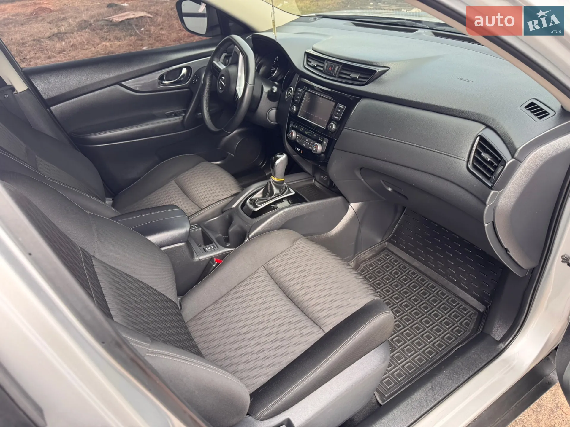 2019 Nissan Rogue - мініатюра 16