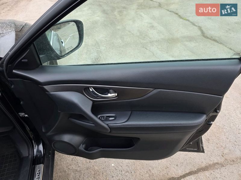 Внедорожник / Кроссовер Nissan Rogue 2015 в Полтаве