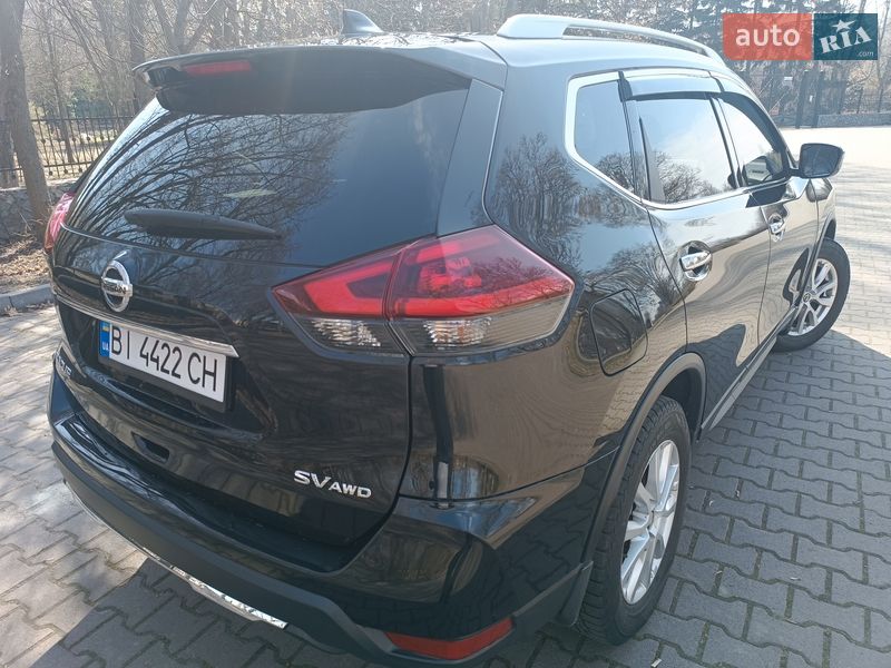 Внедорожник / Кроссовер Nissan Rogue 2017 в Миргороде