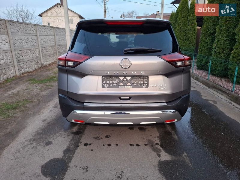 Внедорожник / Кроссовер Nissan Rogue 2023 в Киеве