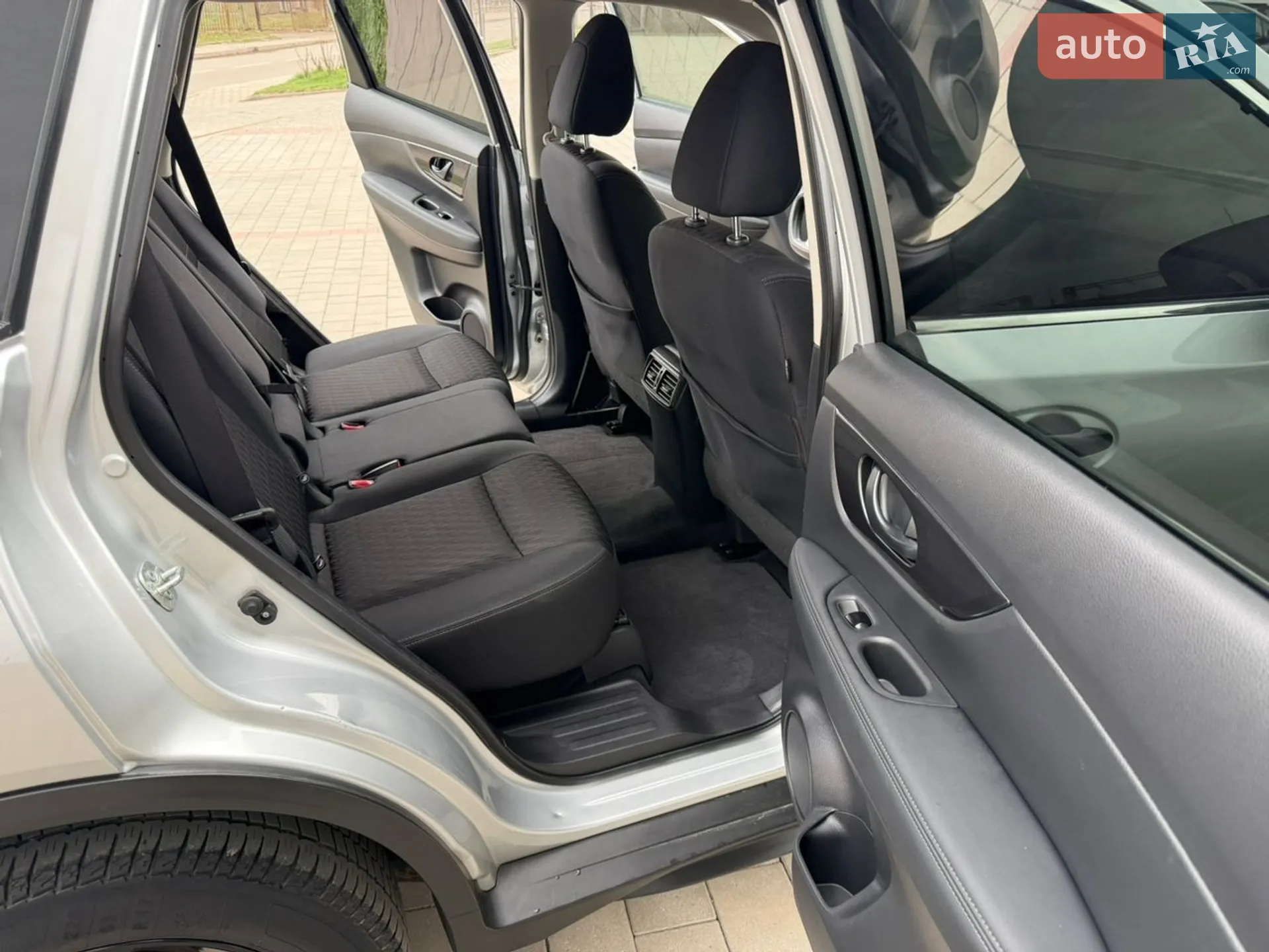 2019 Nissan Rogue - мініатюра 8