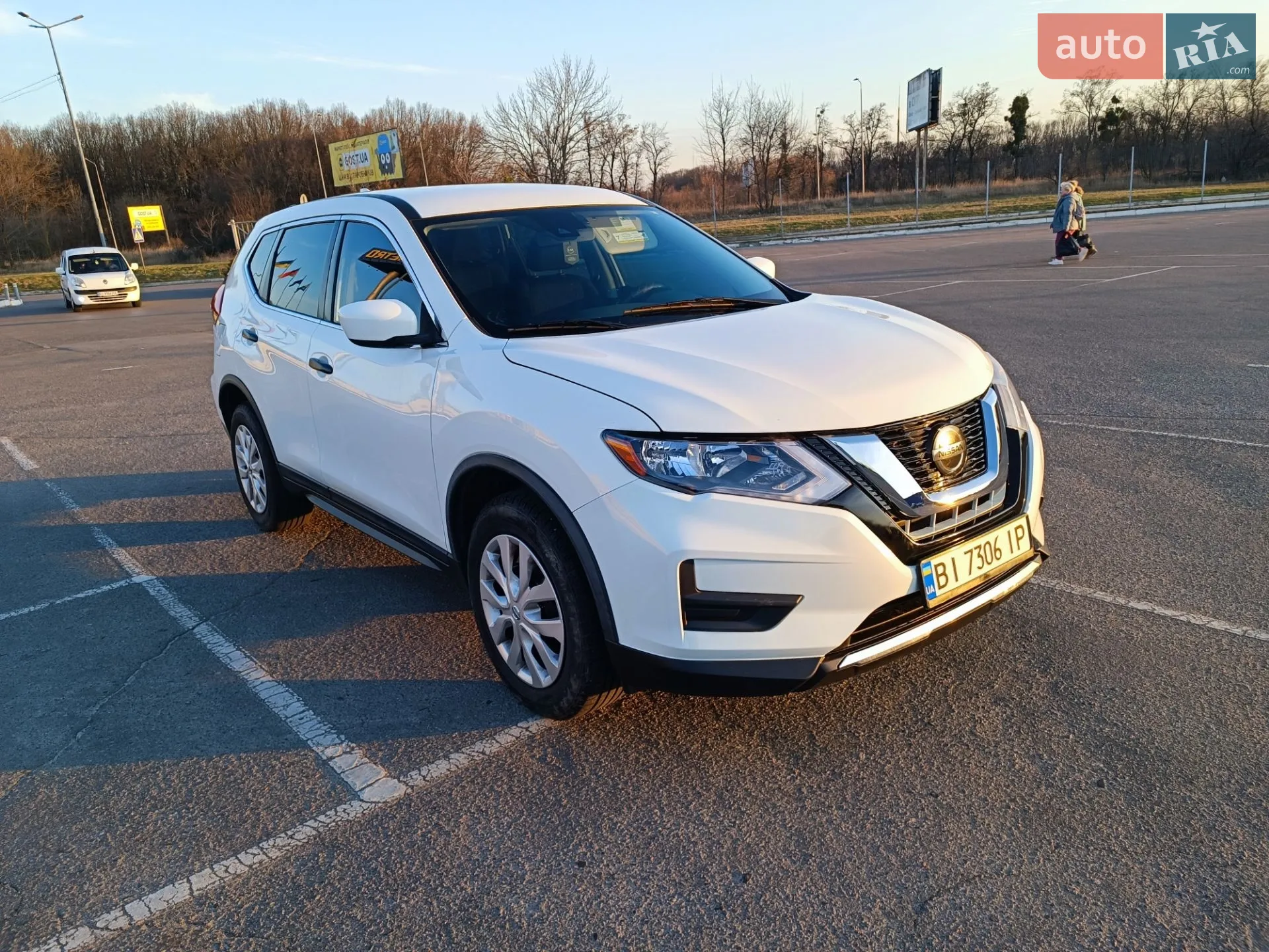 2018 Nissan Rogue - мініатюра 2