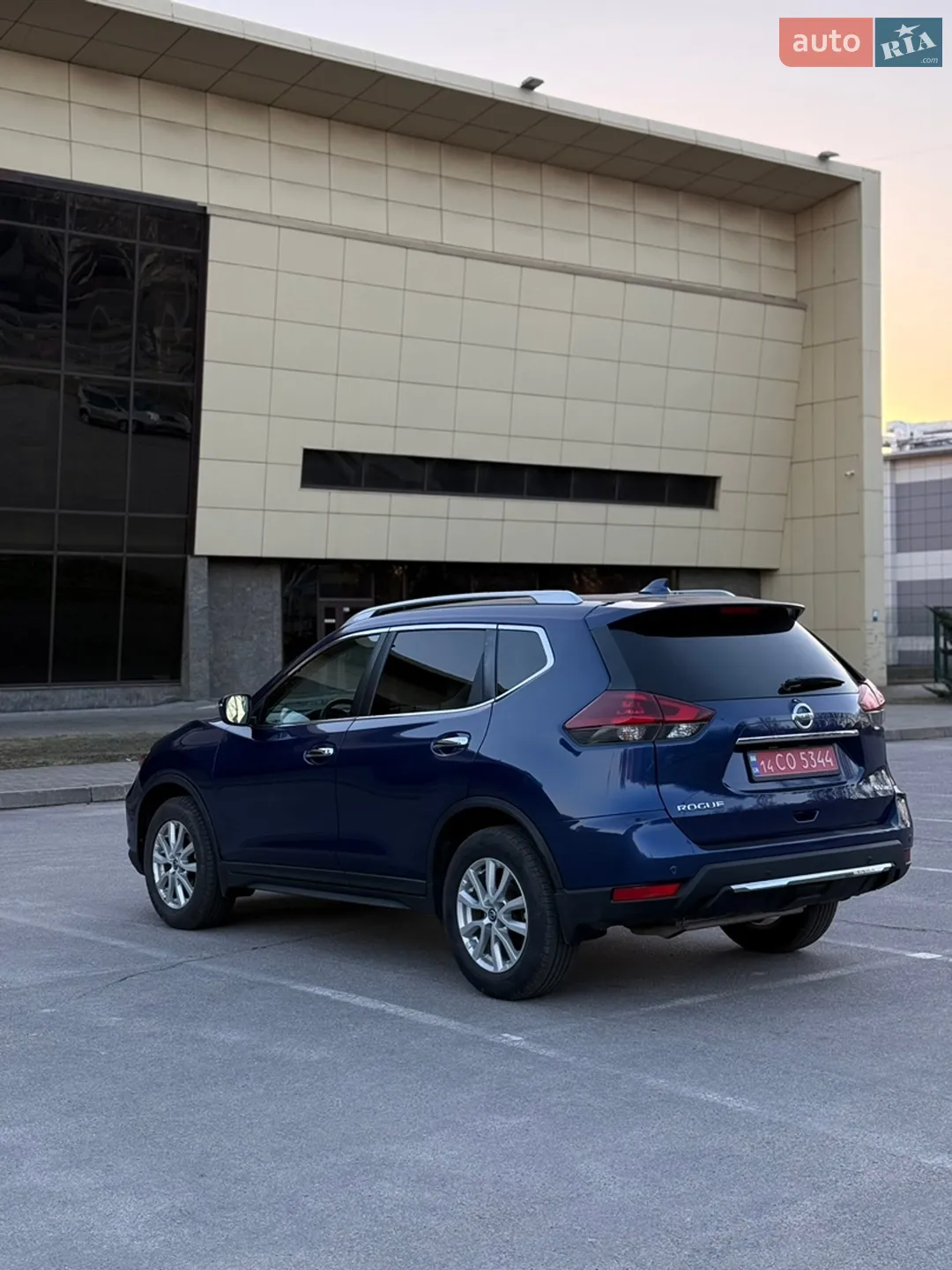 2019 Nissan Rogue - мініатюра 2
