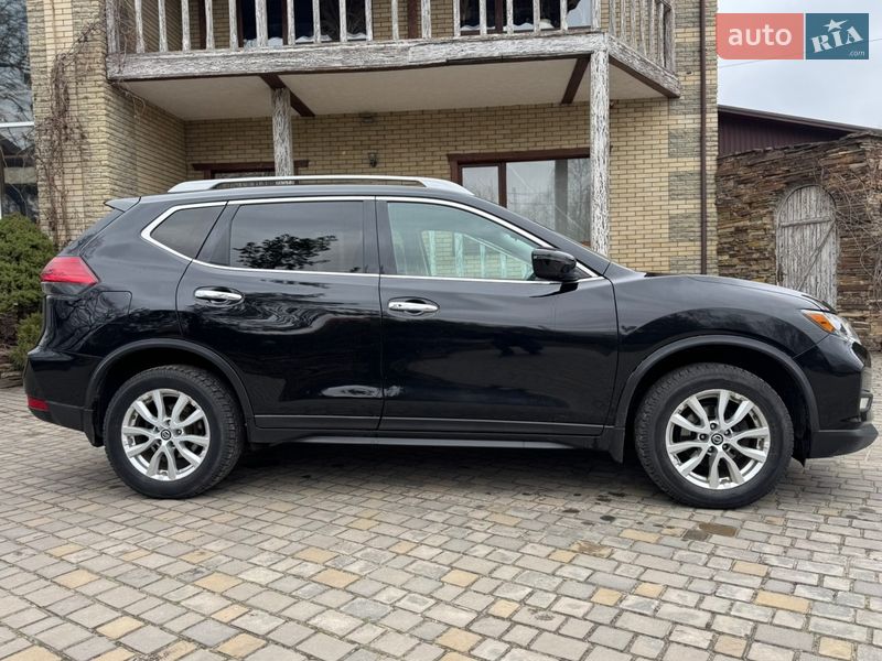 Внедорожник / Кроссовер Nissan Rogue 2016 в Харькове