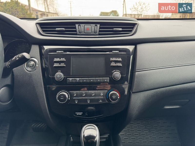 Внедорожник / Кроссовер Nissan Rogue 2016 в Харькове