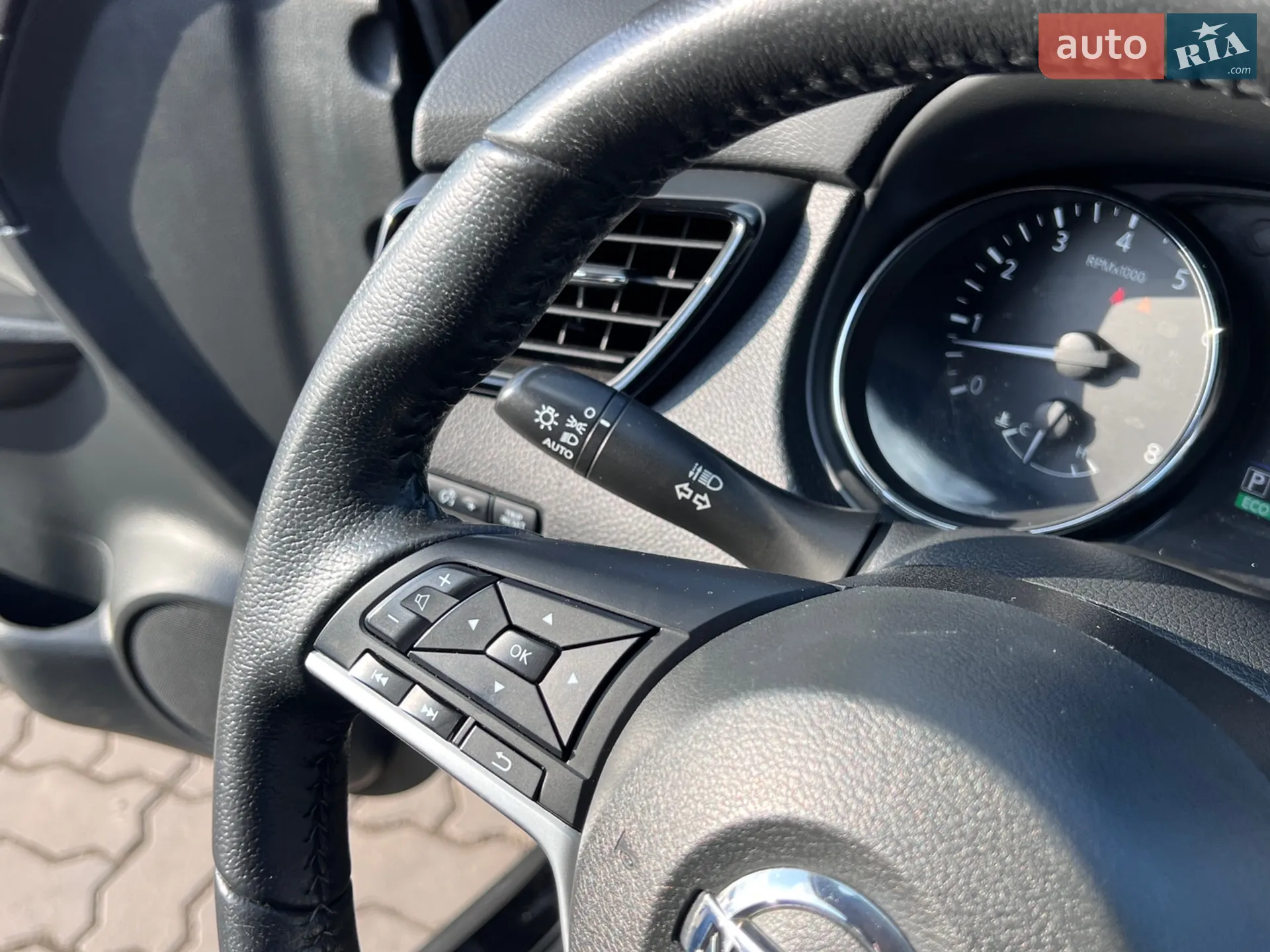 2019 Nissan Rogue - мініатюра 17