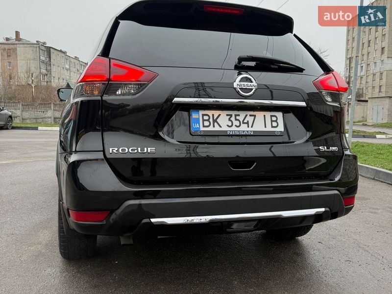 Внедорожник / Кроссовер Nissan Rogue 2017 в Виннице