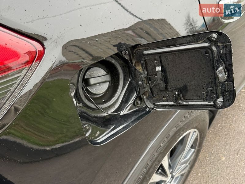 Внедорожник / Кроссовер Nissan Rogue 2017 в Виннице