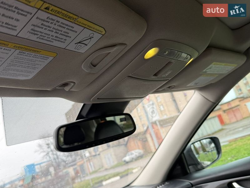 Внедорожник / Кроссовер Nissan Rogue 2017 в Виннице