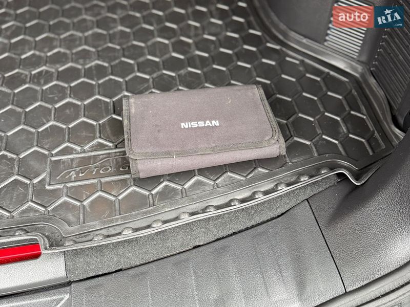 Внедорожник / Кроссовер Nissan Rogue 2017 в Виннице