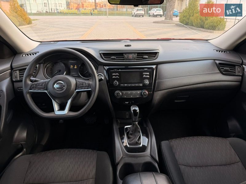 Позашляховик / Кросовер Nissan Rogue 2017 в Львові