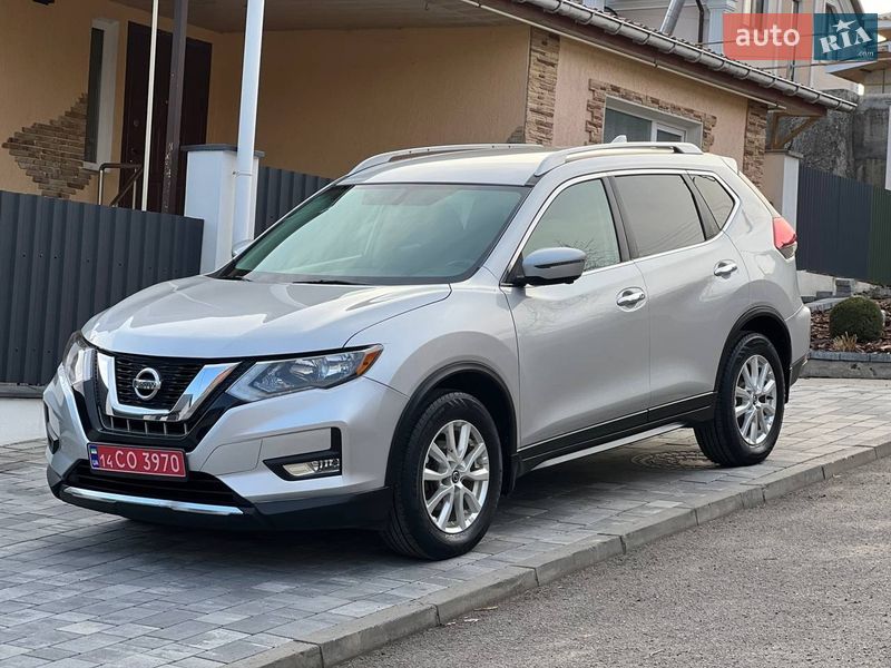 Внедорожник / Кроссовер Nissan Rogue 2017 в Хмельницком