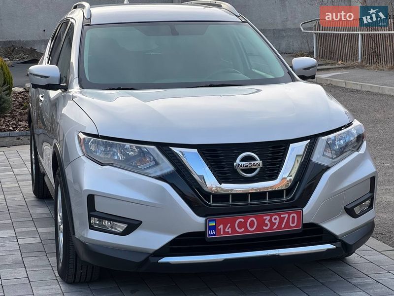 Внедорожник / Кроссовер Nissan Rogue 2017 в Хмельницком