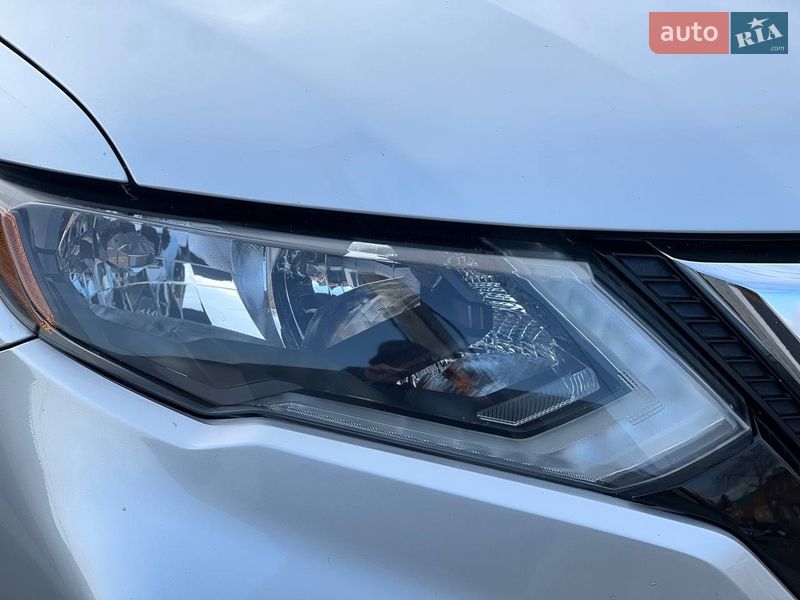 Внедорожник / Кроссовер Nissan Rogue 2017 в Хмельницком