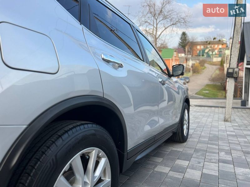 Внедорожник / Кроссовер Nissan Rogue 2017 в Хмельницком