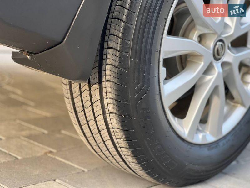 Внедорожник / Кроссовер Nissan Rogue 2017 в Хмельницком