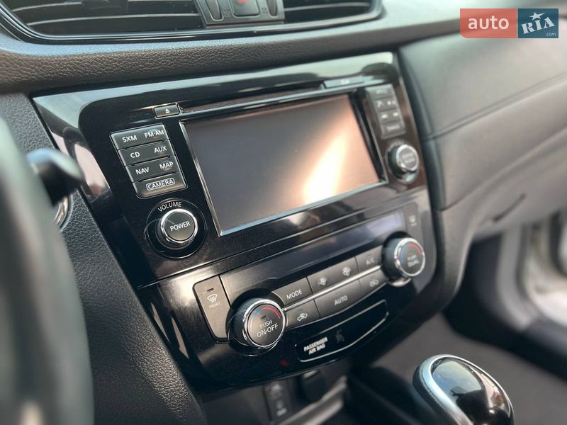 Внедорожник / Кроссовер Nissan Rogue 2017 в Хмельницком