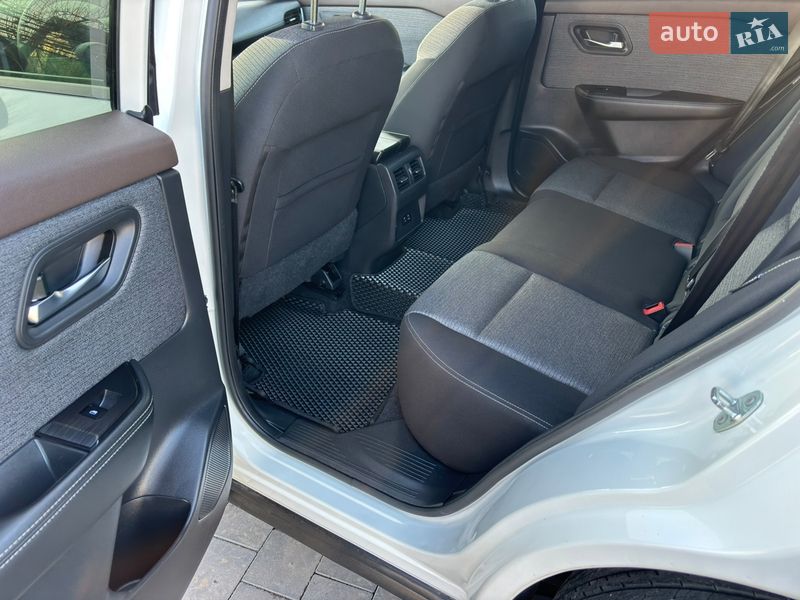 Позашляховик / Кросовер Nissan Rogue 2021 в Полтаві