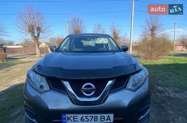Внедорожник / Кроссовер Nissan Rogue 2016 в Синельниково