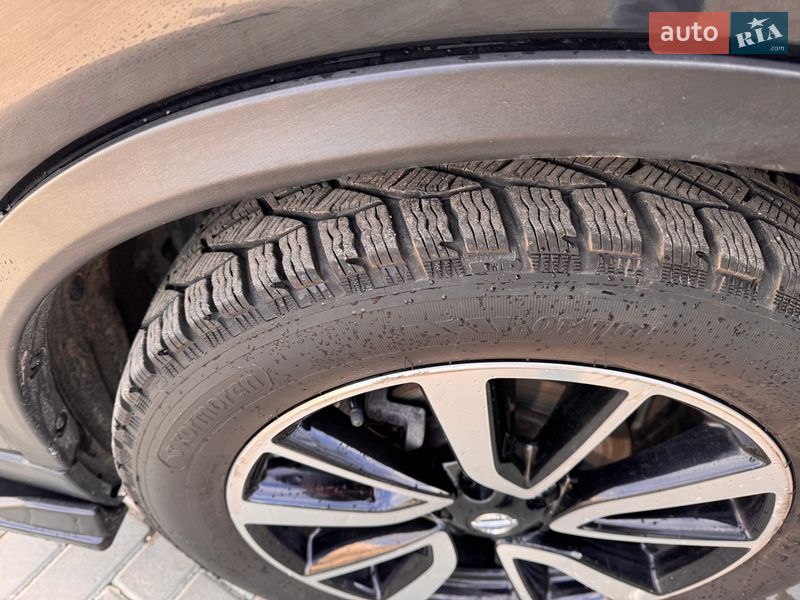 Позашляховик / Кросовер Nissan Rogue 2017 в Івано-Франківську