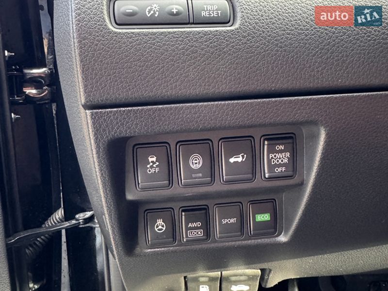 Позашляховик / Кросовер Nissan Rogue 2017 в Івано-Франківську