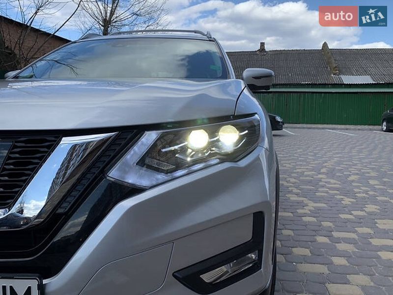 Позашляховик / Кросовер Nissan Rogue 2018 в Києві